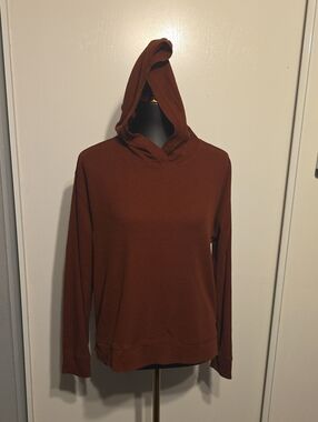 Eddie Bauer Women's Long-Sleeve Hooded Pullover in Rust